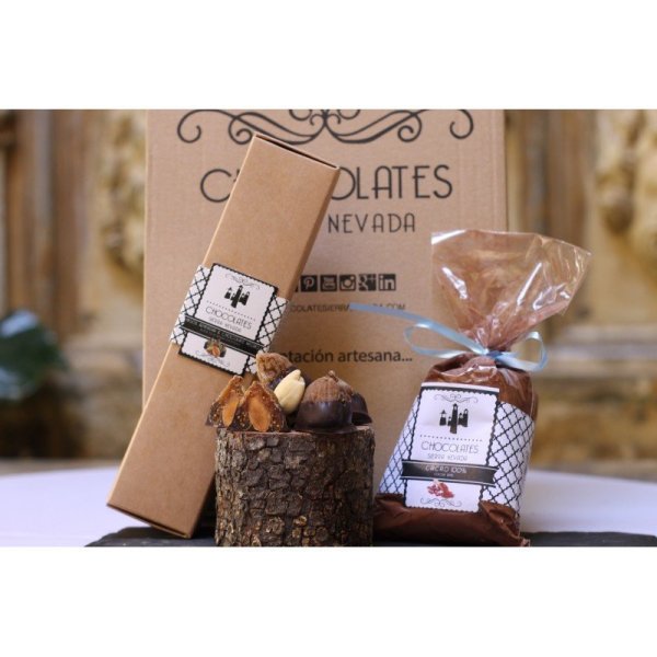 estuche de 8 uds Bombón de higo chocolate negro relleno con una almendra 150 grs aprox