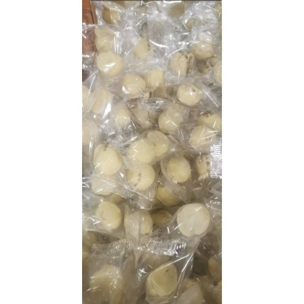 BOMBÓN DE LIMA LIMÓN Y CUBIERTO DE TÉ MATCHA  GRANEL 200 GRS