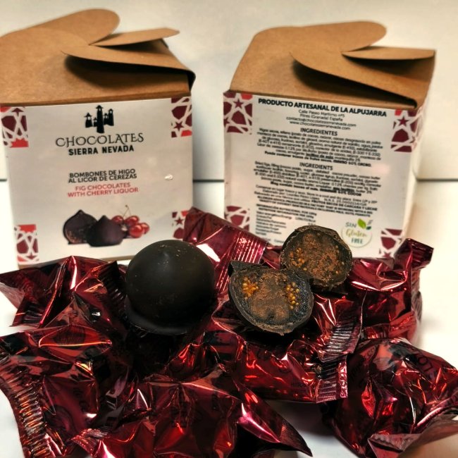 Bombón higo con licor de cerezas bañado en chocolate negro granel 0.2 kg