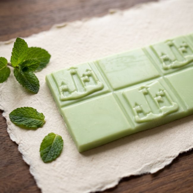 Tableta de chocolate blanco con menta 100 g