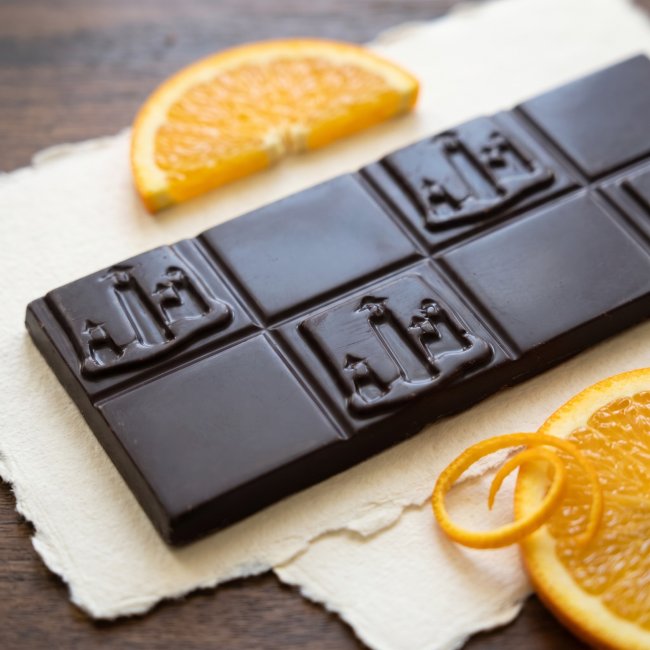 Tableta chocolate negro con naranja 100 g
