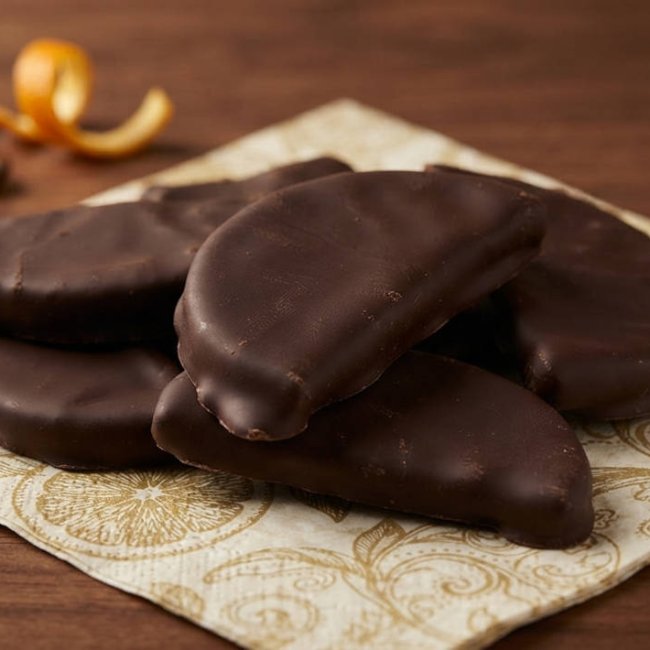 Cajita de 6 uds de naranja confitada con chocolate negro 70%